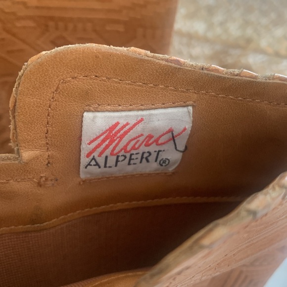 Marc Alpert Vintage boots 1980s-Made in Brazil Aztec SW design Gold Tip 1” heel - Picture 2 of 5